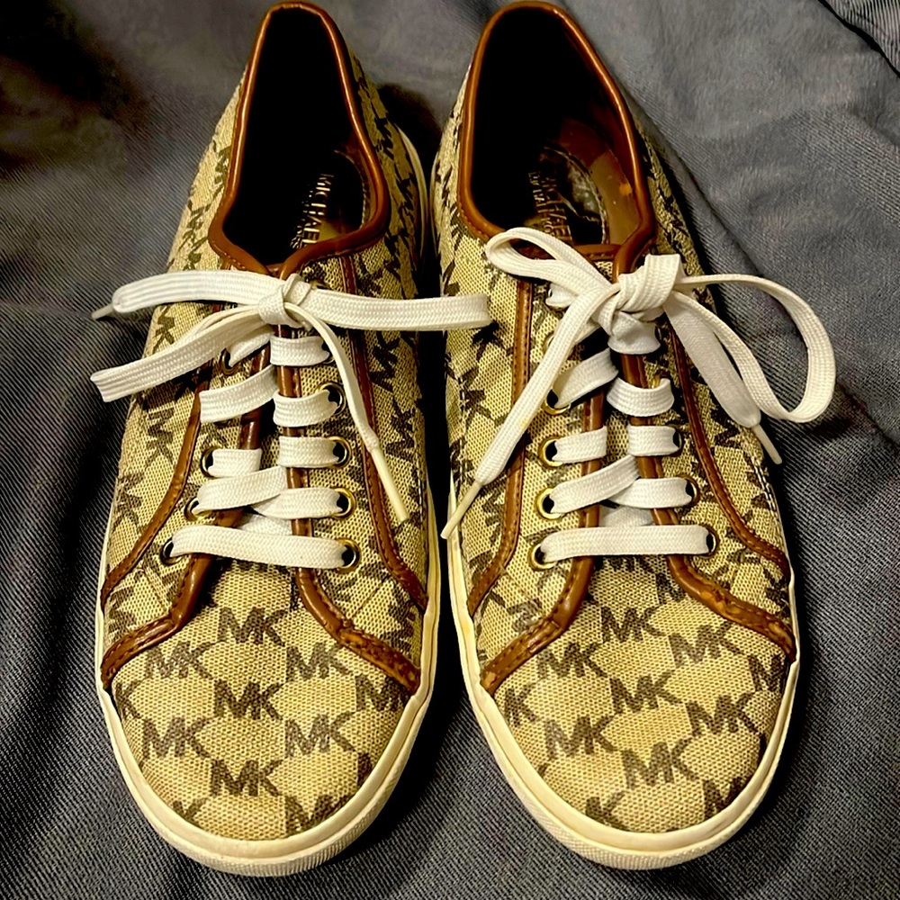 Michael Kors Shoes  Size 8.5